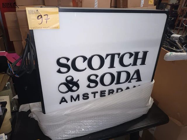 Lot 97 - lichtbak scotch & soda - afbeelding 1 van  3
