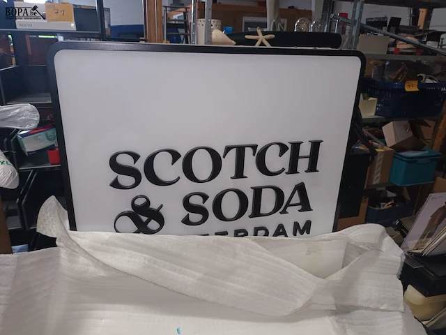 Lot 97 - lichtbak scotch & soda - afbeelding 3 van  3