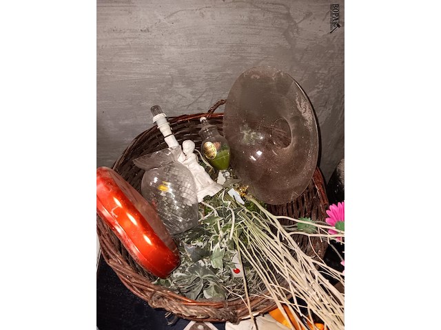 Lot 97 - lot decoratie - afbeelding 2 van  5