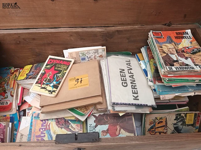 Lot 97 - oude boeken en strips - afbeelding 1 van  6