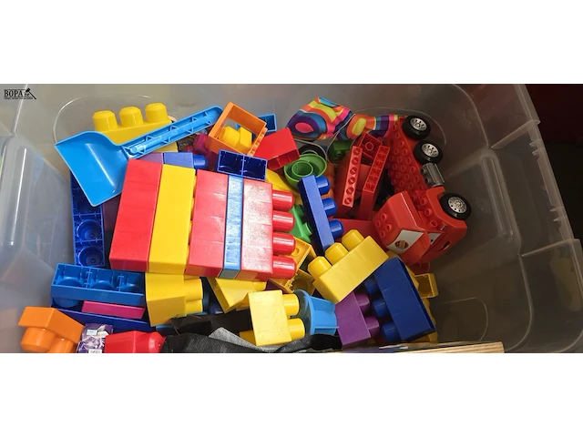 Lot 97 - speelgoed bouw blokken in box doos met divers speelgoed - afbeelding 5 van  5