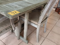 Lot 97 - tuintafel en stoelen in teak - afbeelding 4 van  5