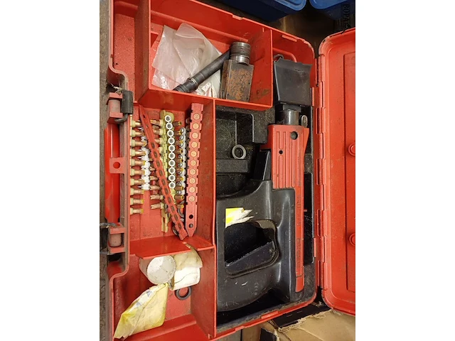 Lot 971 - hilti schiethamer - afbeelding 3 van  3