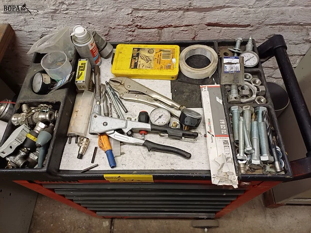Lot 973 - werk trolley met inhoud - afbeelding 4 van  4