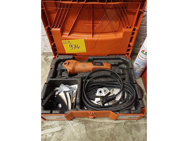 Lot 974 - multitool - afbeelding 1 van  2