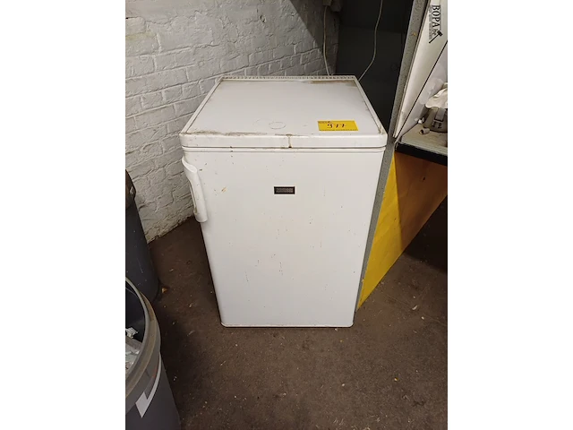 Lot 977 - zanussi tafelfrigo - afbeelding 1 van  4