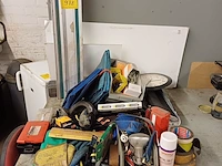 Lot 978 - werkmateriaal en bureaustoel - afbeelding 1 van  5