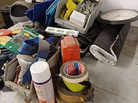 Lot 978 - werkmateriaal en bureaustoel - afbeelding 5 van  5