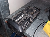Lot 98 - accu boormachine hitachi - afbeelding 4 van  5
