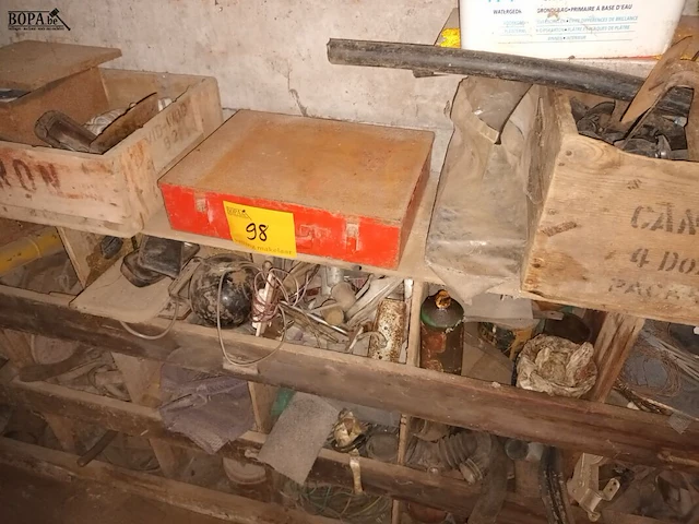 Lot 98 - auto onderdelen en materiaal - afbeelding 1 van  5