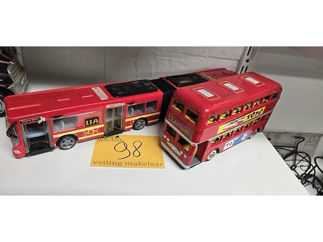 Lot 98 - autobussen 2 stuks - afbeelding 1 van  3