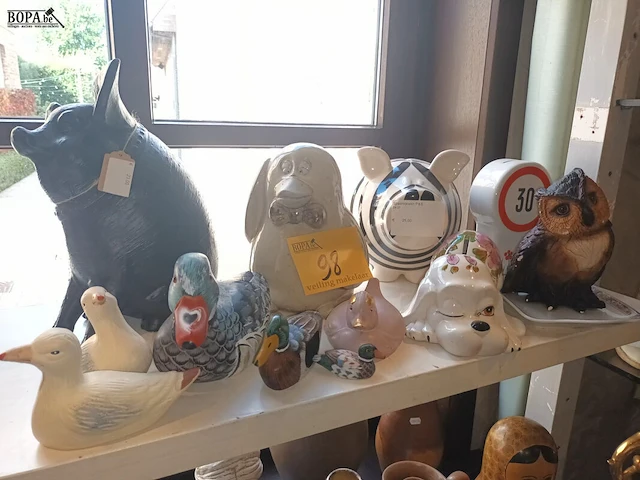 Lot 98 - decoratieve dieren. 13 stuks - afbeelding 1 van  4