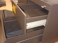 Lot 98 - ladekast. 2 stuks - afbeelding 3 van  4