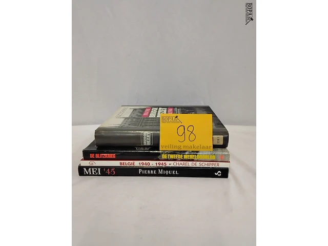 Lot 98 - lot boeken, 2e wereldoorlog verzet, 4 stuks - afbeelding 1 van  1