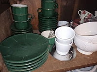 Lot 98 - servies. inhoud kast - afbeelding 2 van  7