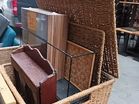 Lot 98 - wandjes en rekjes. 8 stuks - afbeelding 3 van  7