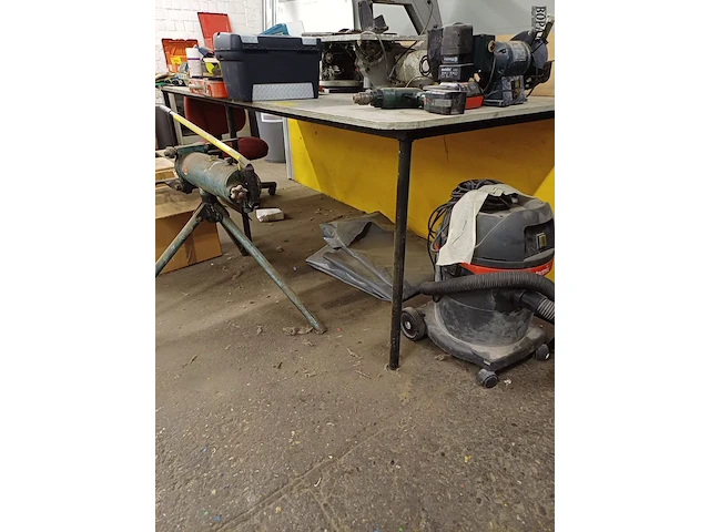 Lot 984 - tafel - afbeelding 1 van  3