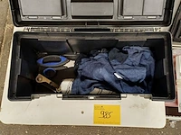 Lot 985 - werkmateriaal en werkkledij. - afbeelding 4 van  8