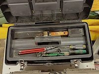 Lot 985 - werkmateriaal en werkkledij. - afbeelding 5 van  8