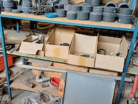 Lot 988 - rek met inhoud - afbeelding 8 van  10