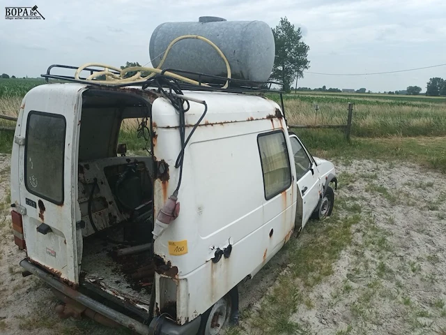 Lot 99 - autowrak citroën - afbeelding 2 van  6