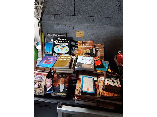 Lot 99 - boeken, muziek cd’s en dvd’s - afbeelding 1 van  7