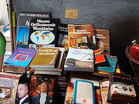 Lot 99 - boeken, muziek cd’s en dvd’s - afbeelding 1 van  7