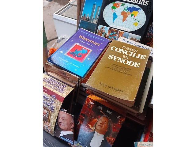 Lot 99 - boeken, muziek cd’s en dvd’s - afbeelding 3 van  7