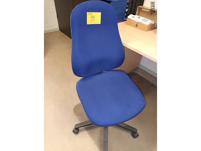 Lot 99 - bureaustoel blauw - afbeelding 1 van  2