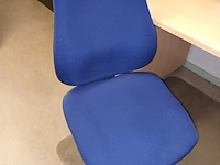 Lot 99 - bureaustoel blauw - afbeelding 1 van  2