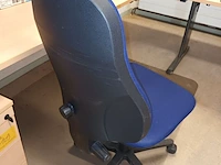 Lot 99 - bureaustoel blauw - afbeelding 2 van  2
