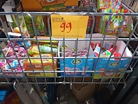 Lot 99 - draadmand op wielen. 4 stuks - afbeelding 3 van  4
