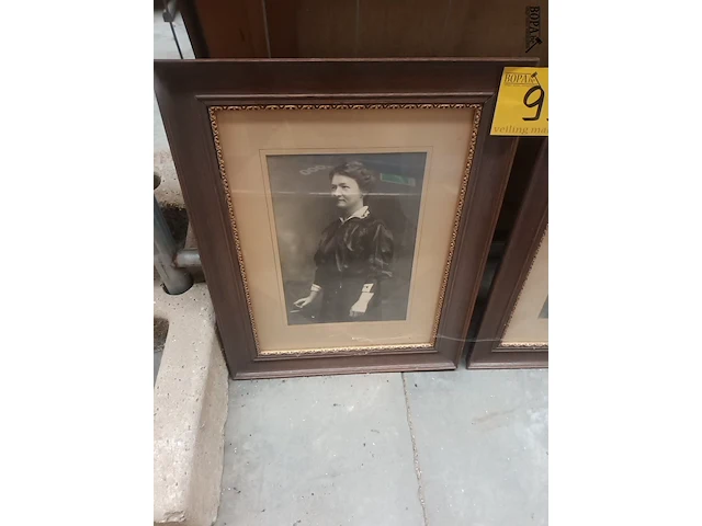 Lot 99 - fotokaders. 2 stuks - afbeelding 4 van  5