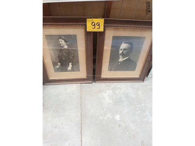 Lot 99 - fotokaders. 2 stuks - afbeelding 5 van  5