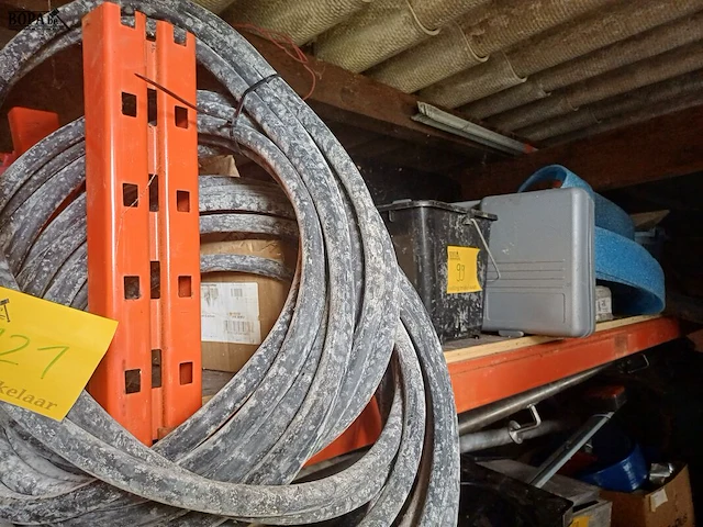 Lot 99 - werkmateriaal en toebehoren - afbeelding 1 van  4