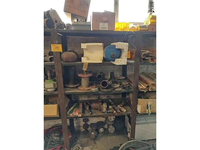Lot 990 - rek met inhoud - afbeelding 5 van  11