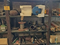 Lot 990 - rek met inhoud - afbeelding 5 van  11