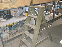 Lot 995 - steekladder - afbeelding 1 van  2
