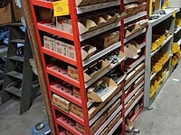 Lot 996 - würth sorteerrek met inhoud - afbeelding 1 van  6