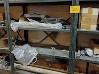 Lot 999 - rek met inhoud - afbeelding 19 van  25