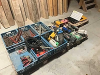 Lot aannemersmateriaal - afbeelding 1 van  17
