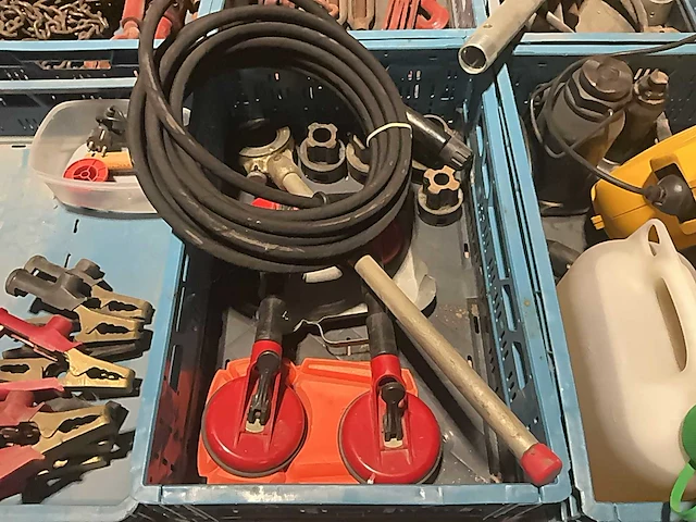 Lot aannemersmateriaal - afbeelding 15 van  17