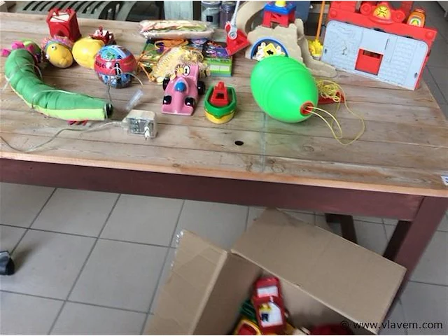 Lot allerhande - afbeelding 1 van  4