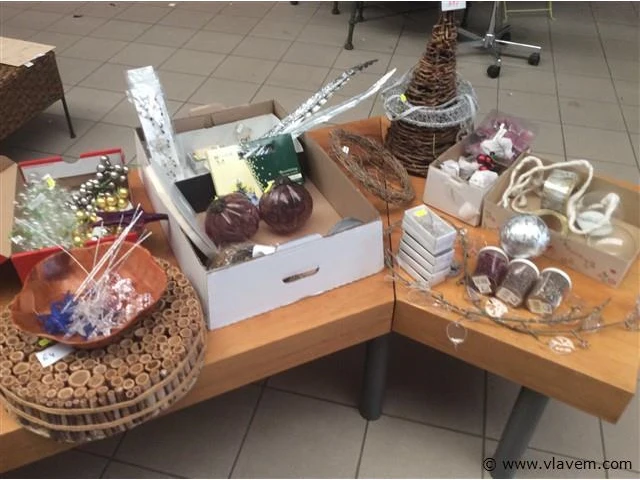 Lot allerlei decoratiemateriaal kerst - afbeelding 1 van  3