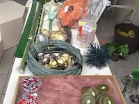 Lot allerlei decoratiemateriaal - afbeelding 1 van  3