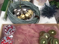Lot allerlei decoratiemateriaal - afbeelding 2 van  3