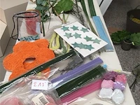 Lot allerlei decoratiemateriaal - afbeelding 1 van  4