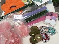 Lot allerlei decoratiemateriaal - afbeelding 2 van  4