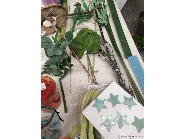 Lot allerlei decoratiemateriaal - afbeelding 3 van  4