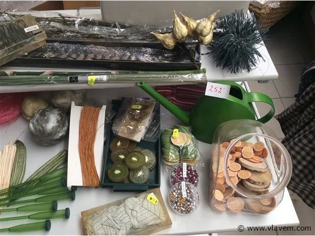 Lot allerlei decoratiemateriaal - afbeelding 4 van  5
